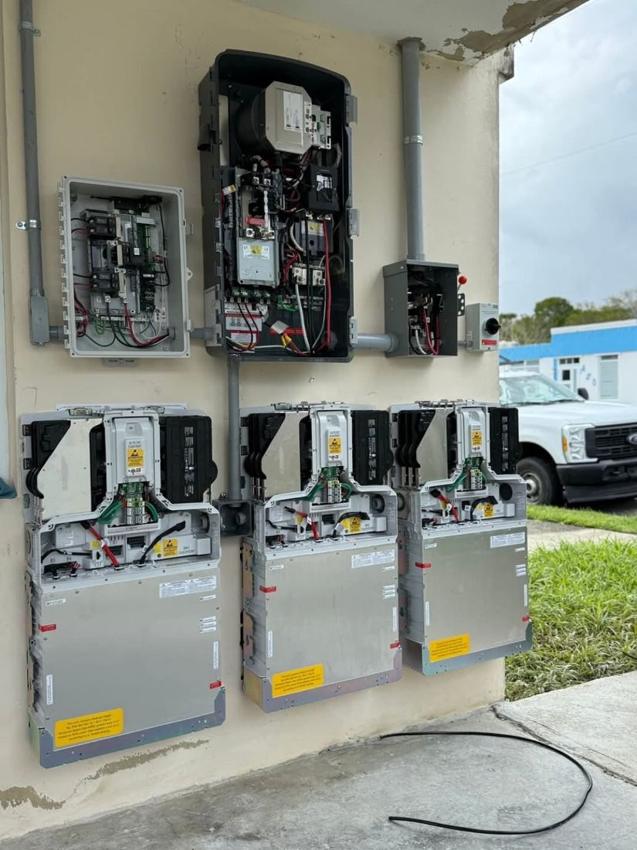 Baterías e inversores instalados